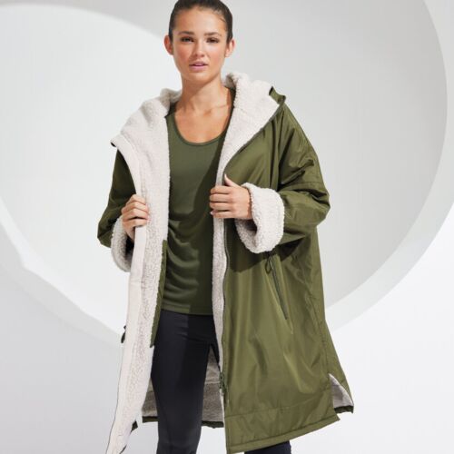 TriDri® All-seasons waterproof changing robe Thumbnail